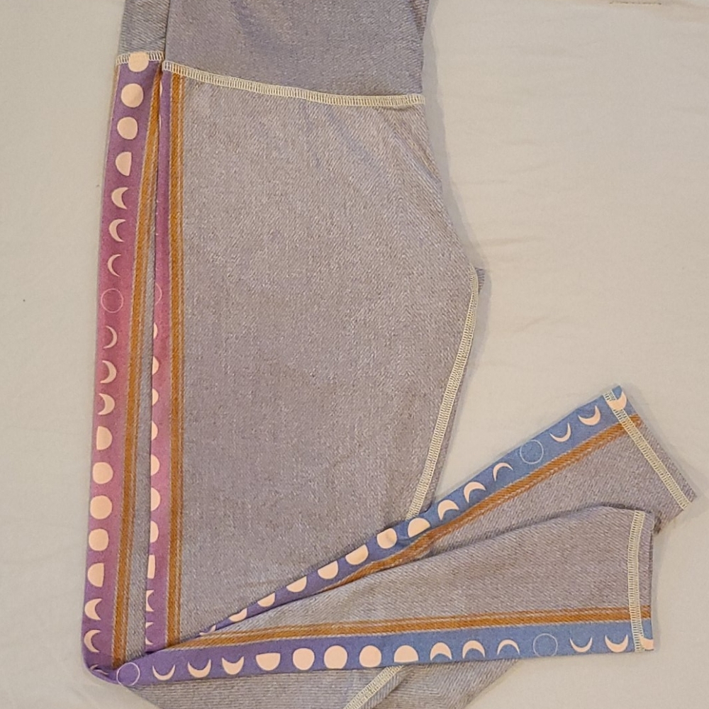 Teeki moon leggings